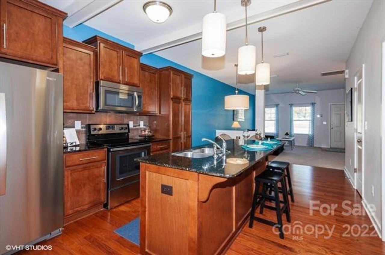 515 Alderman Ln - Photo 3 of 20