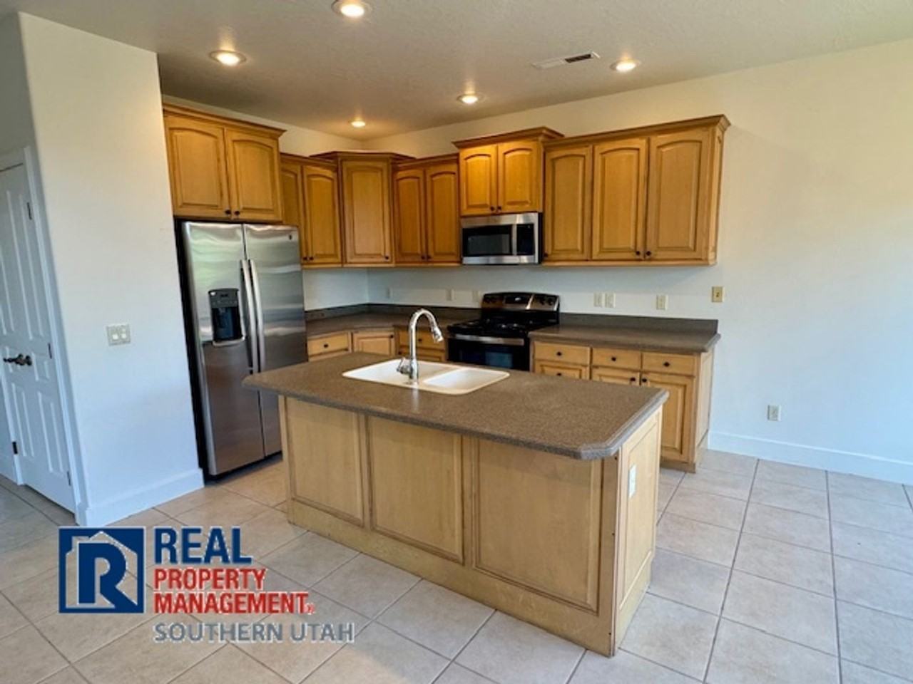 140 N Tuacahn Dr #48 - Photo 6 of 22