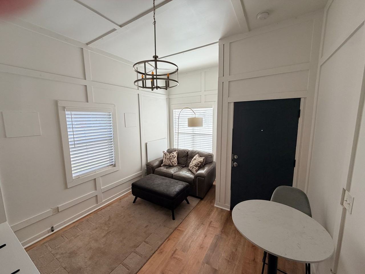 595 Highland Ave Ne - Photo 2 of 8