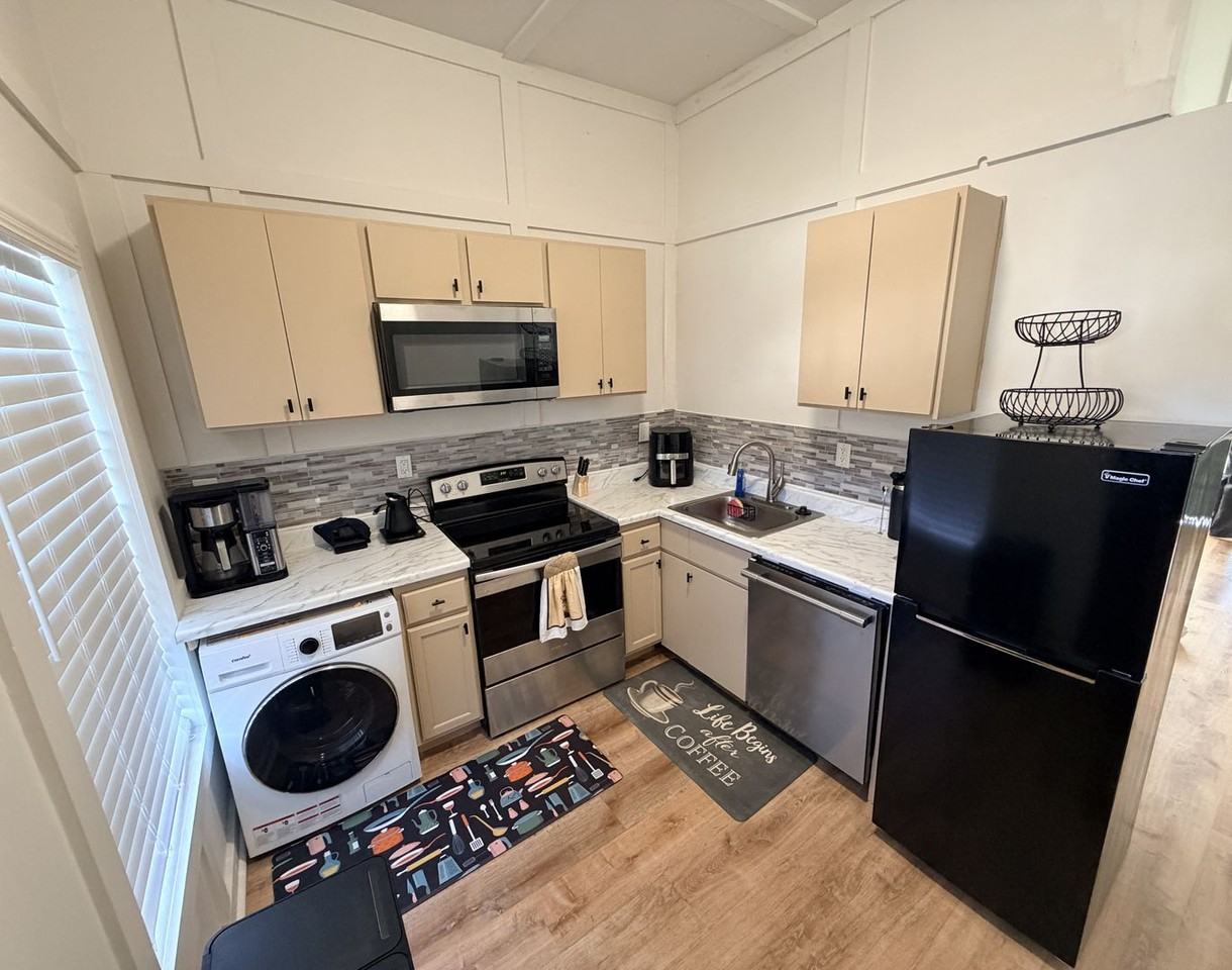 595 Highland Ave Ne - Photo 6 of 8