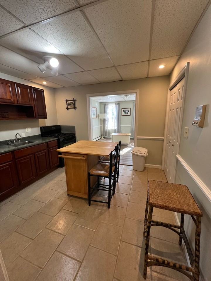 165 E Pomfret St - Photo 3 of 9