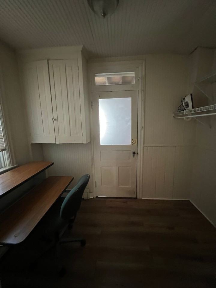 165 E Pomfret St - Photo 6 of 9