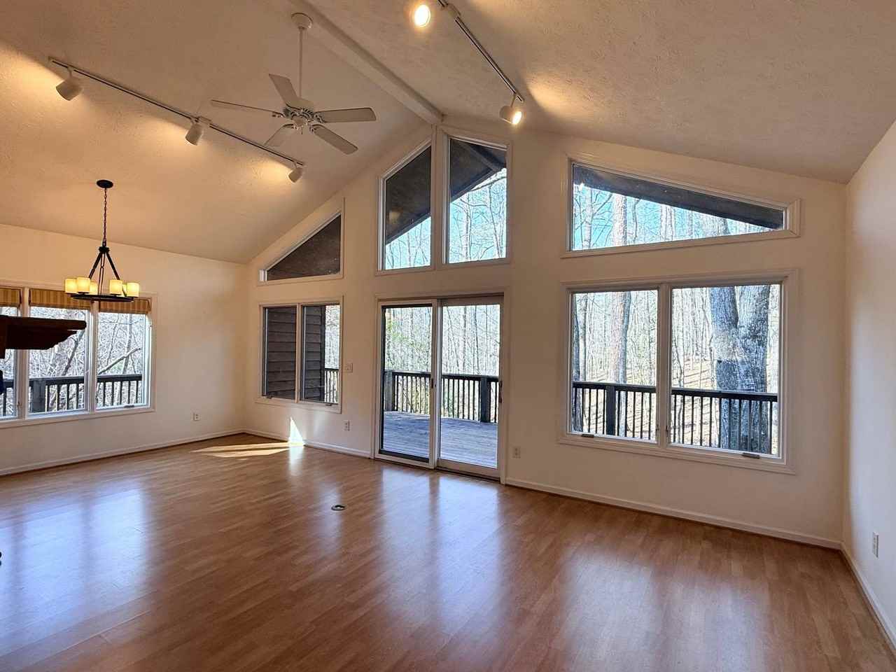 920 White Rd - Photo 5 of 13