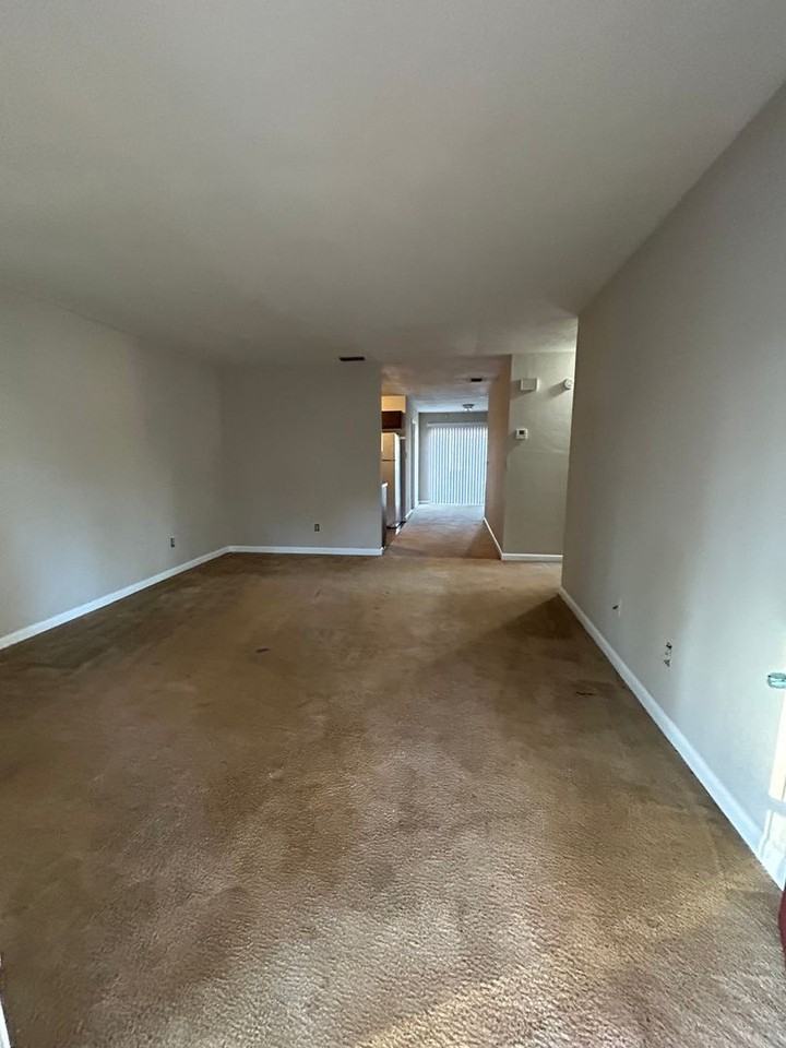 3318 Se 23rd Ave - Photo 2 of 8