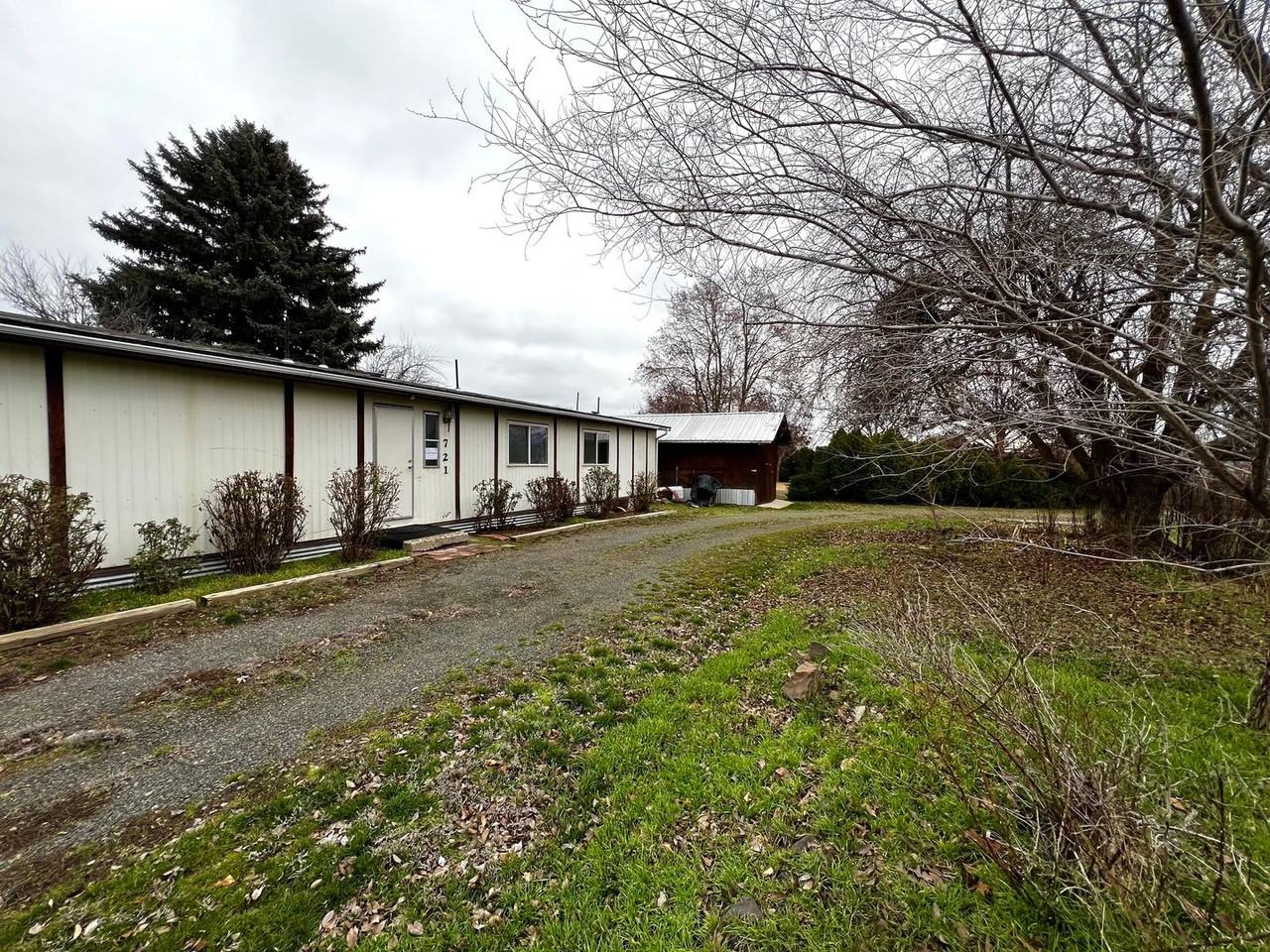 721 S 83rd Ave - Photo 2 of 23