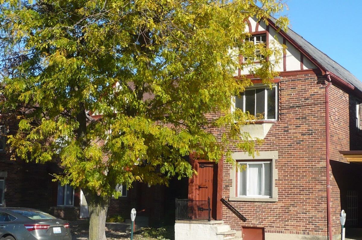 317 W Elm St #2 - Photo 2 of 6