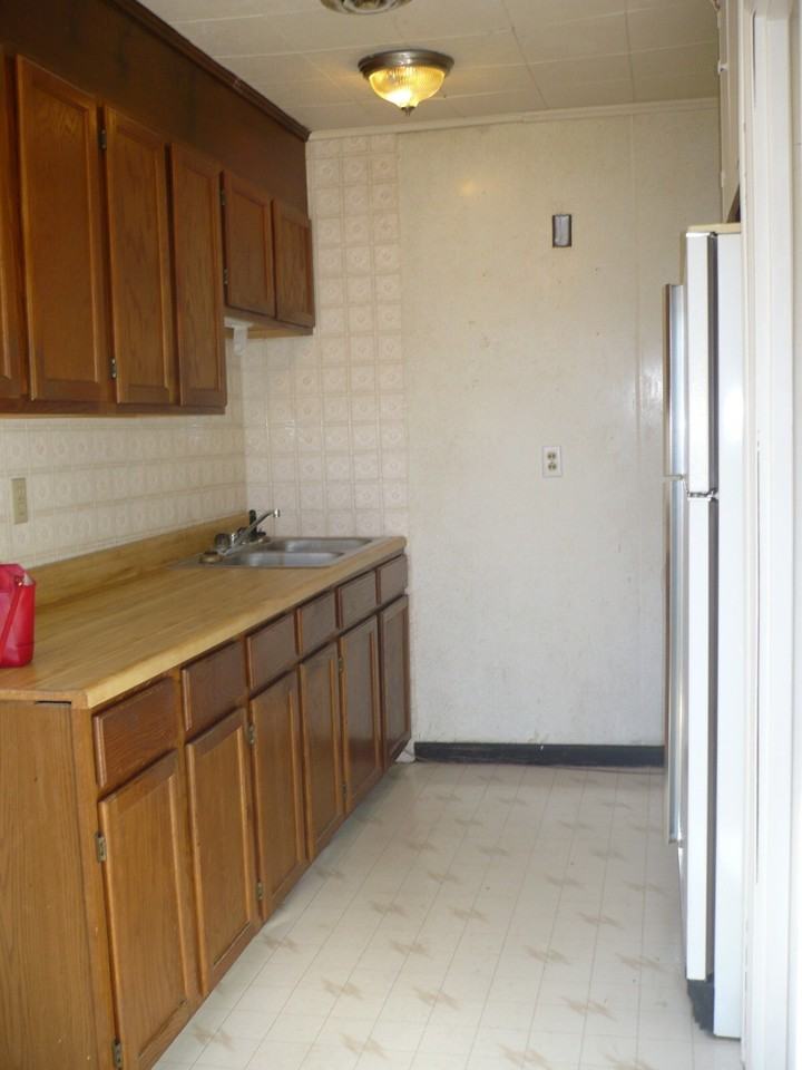 317 W Elm St #2 - Photo 4 of 6