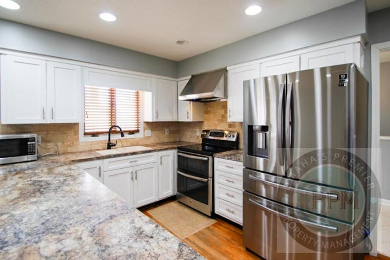 1624 N 126th St - Photo 5 of 48