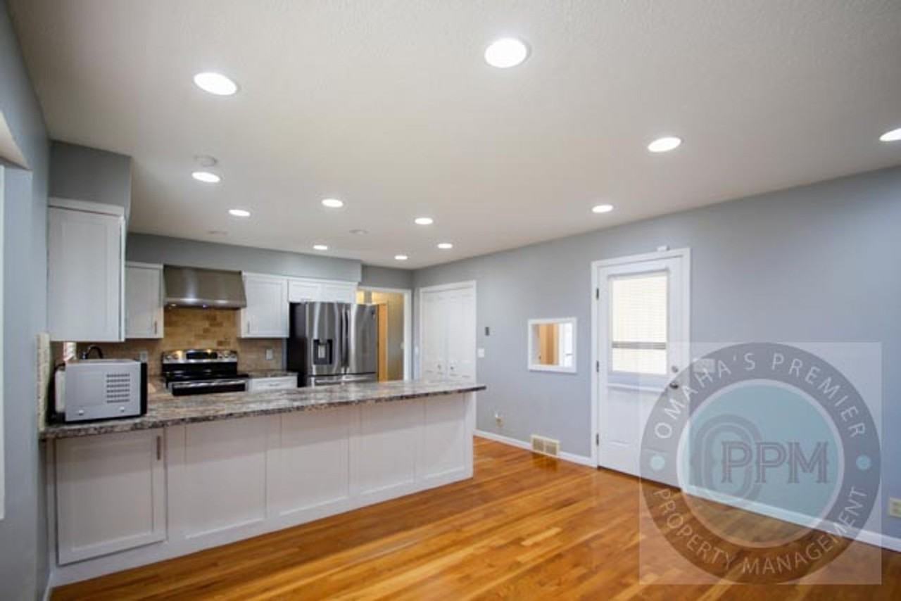 1624 N 126th St - Photo 7 of 48