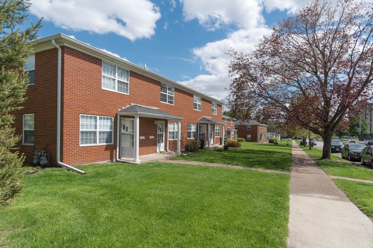 Campus Townhomes - Photo 2 of 25