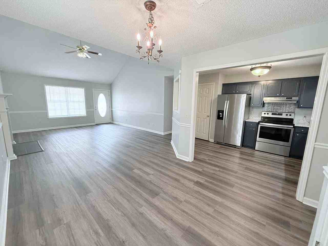 1006 Creekside Pl - Photo 5 of 21