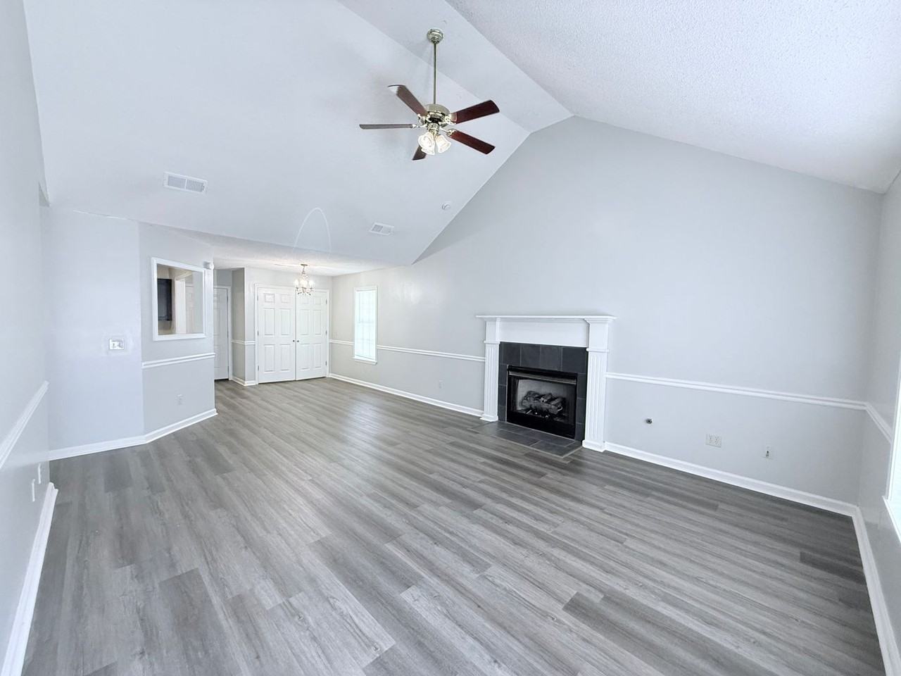 1006 Creekside Pl - Photo 2 of 21