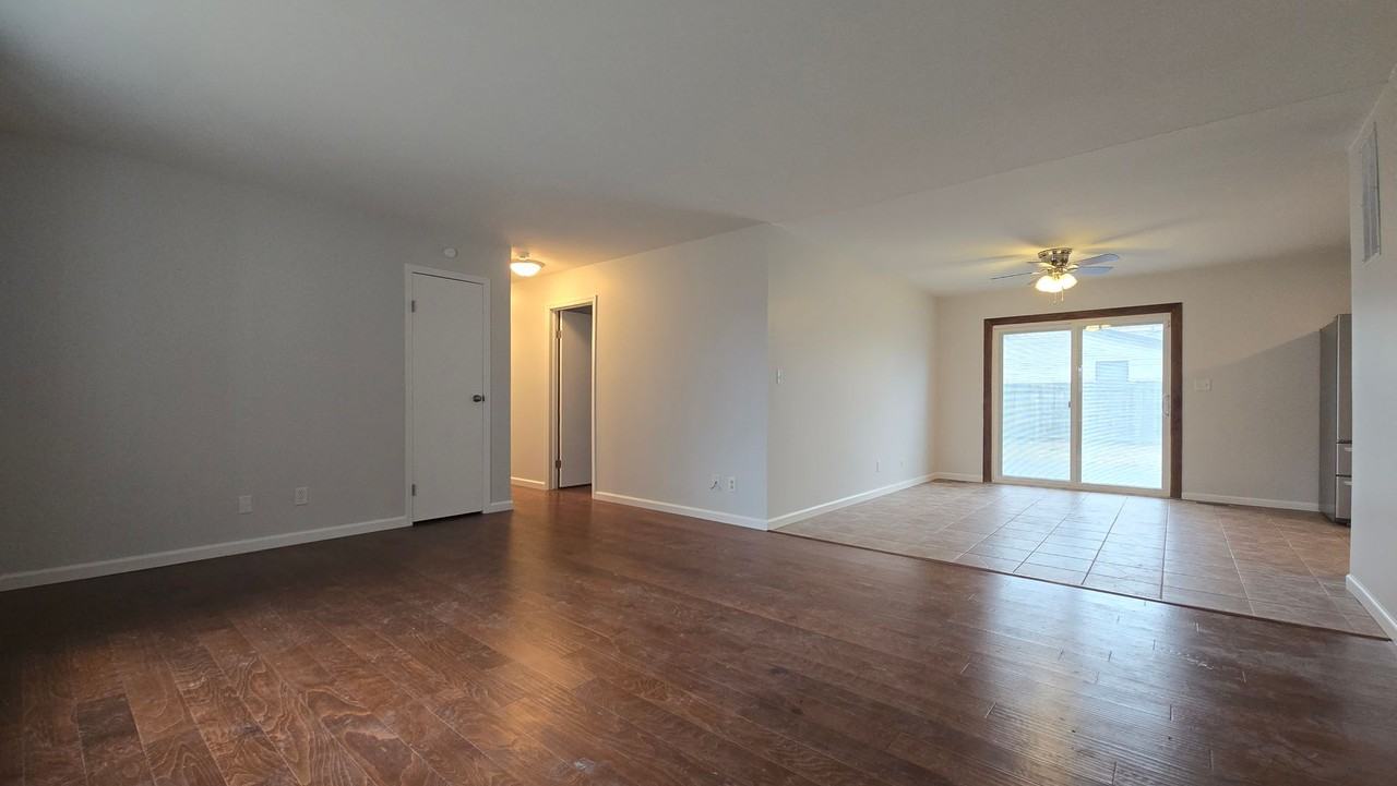 2507 Hathaway Dr - Photo 2 of 15