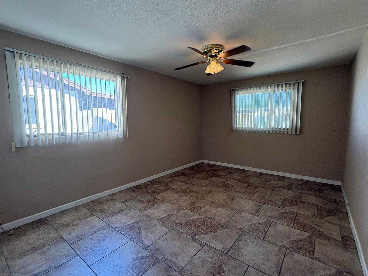 12819 N 111th Dr - Photo 7 of 14