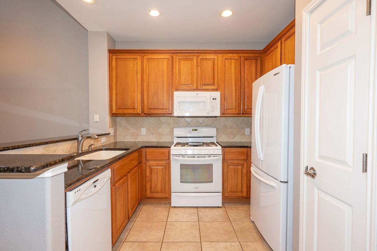 1908 Jentsch Ct - Photo 3 of 22