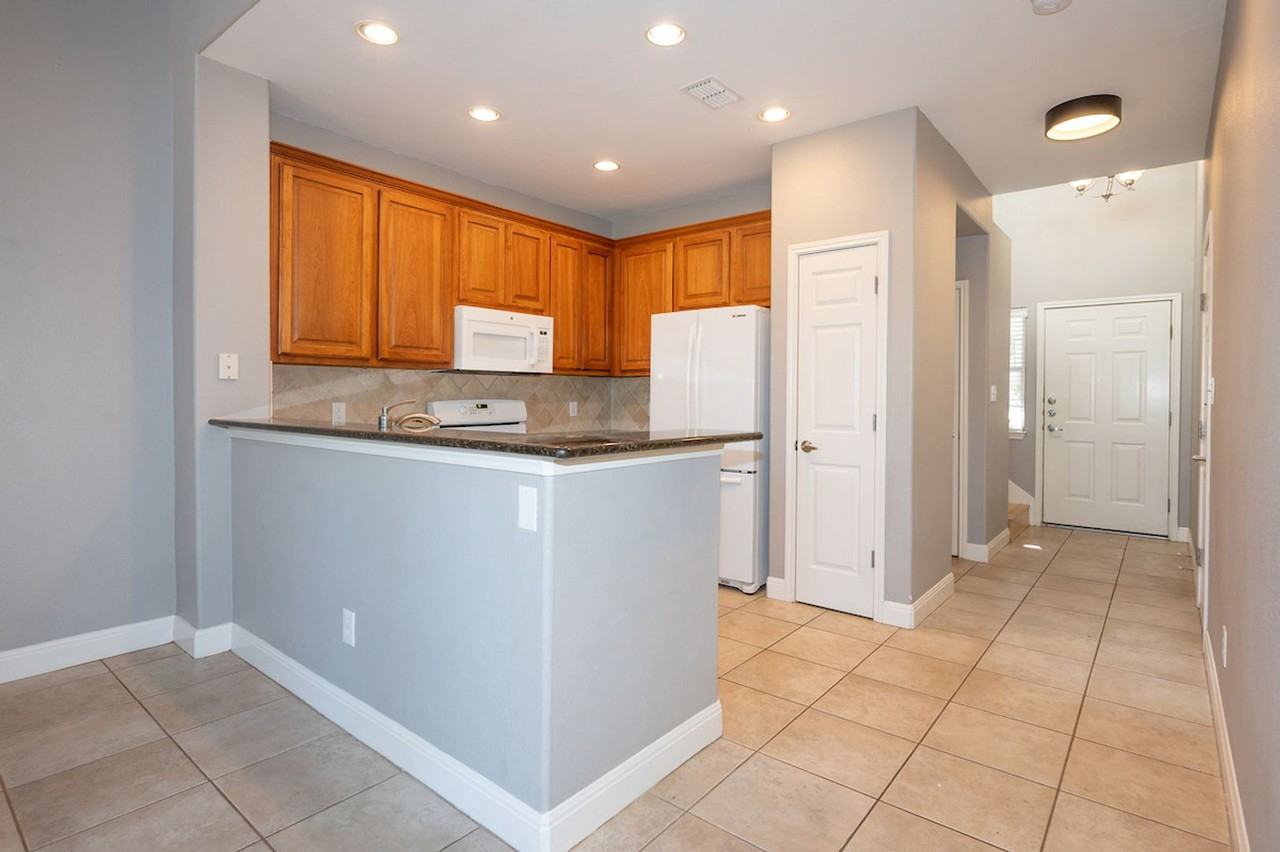 1908 Jentsch Ct - Photo 5 of 22