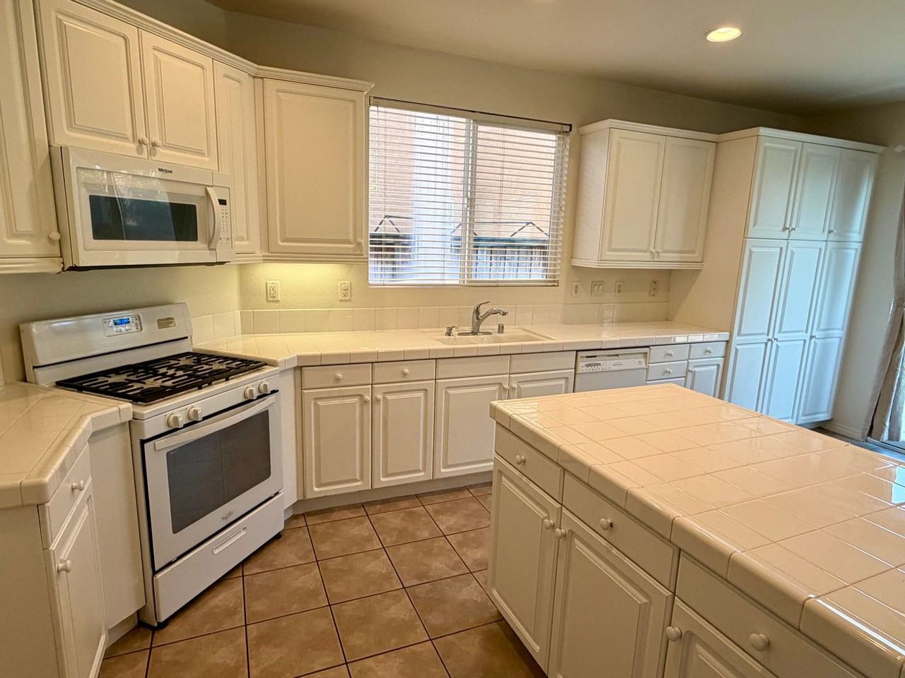 31672 Brisa Ct - Photo 4 of 26