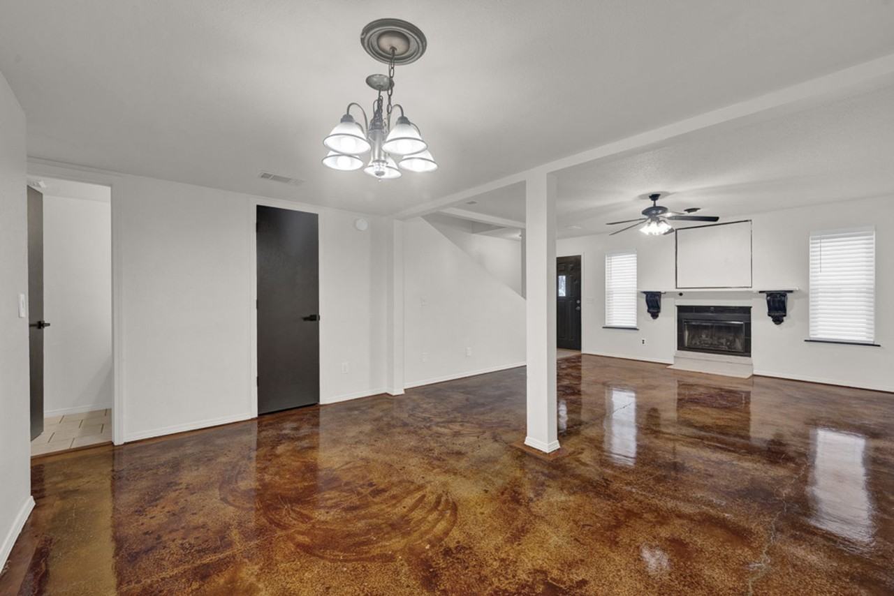 6936 Benwood Sq - Photo 7 of 22