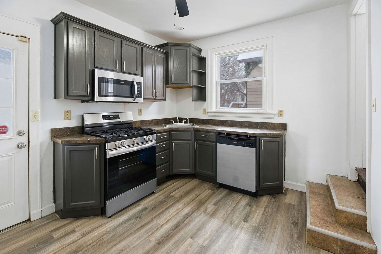 4016 Jamestown St - Photo 7 of 22