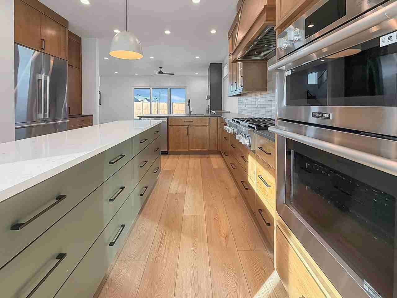 893 N Danville Ave - Photo 7 of 34