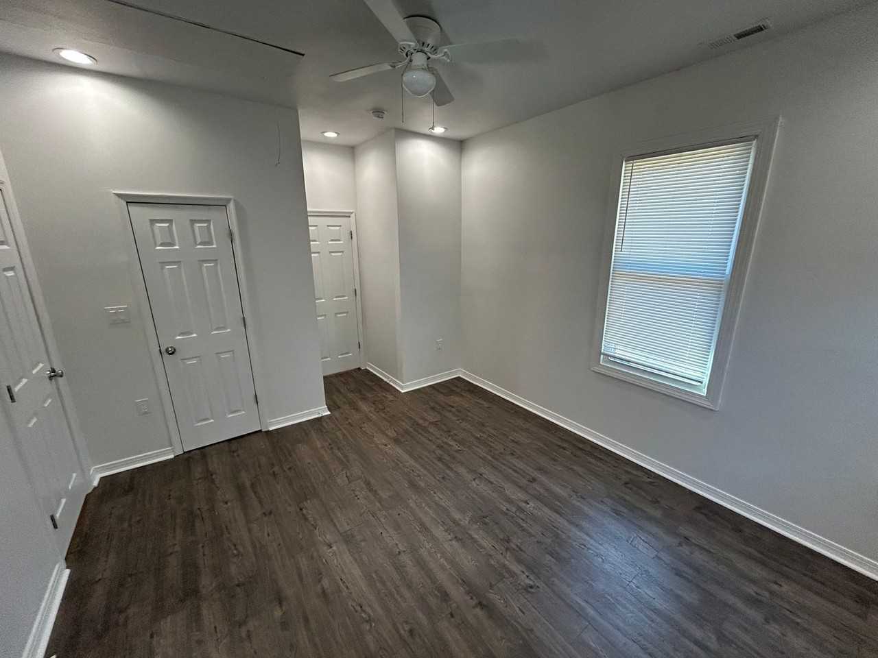 1404 Miller Ave - Photo 7 of 15