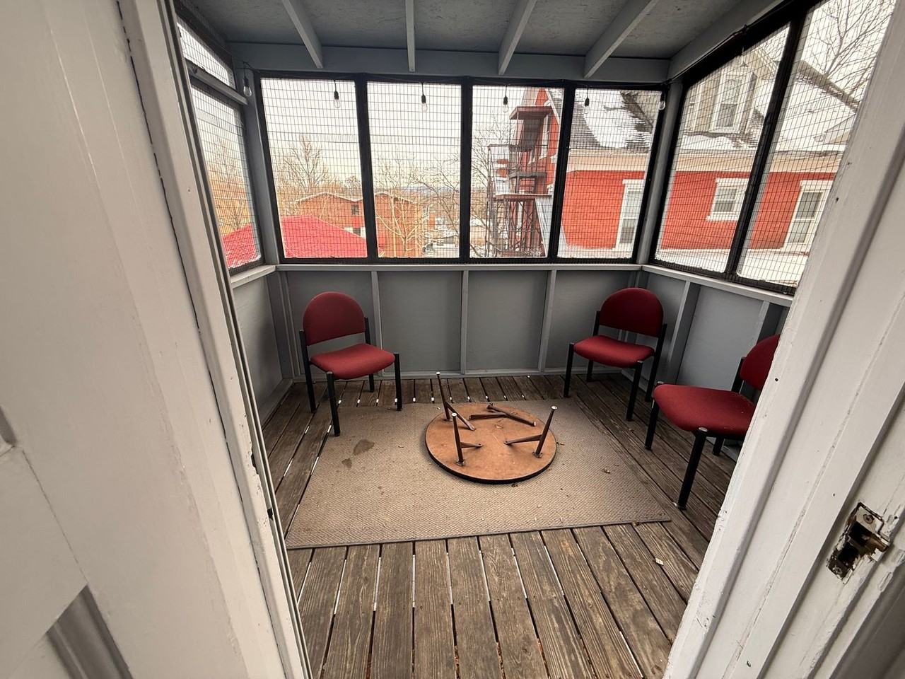 110 N Gill St - Photo 4 of 15