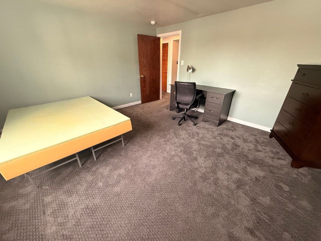 110 N Gill St - Photo 5 of 15