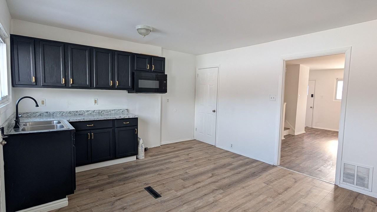 1441 S 13th St - Photo 4 of 12