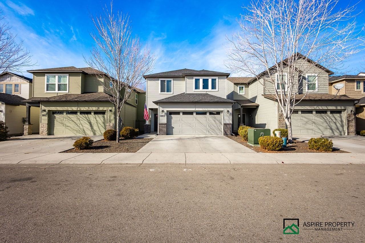 1905 N Chandra Ave - Photo 2 of 44