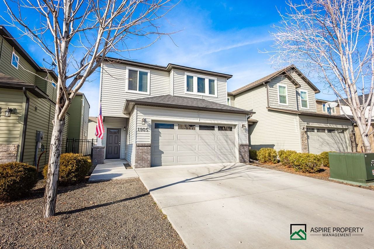 1905 N Chandra Ave - Photo 4 of 44