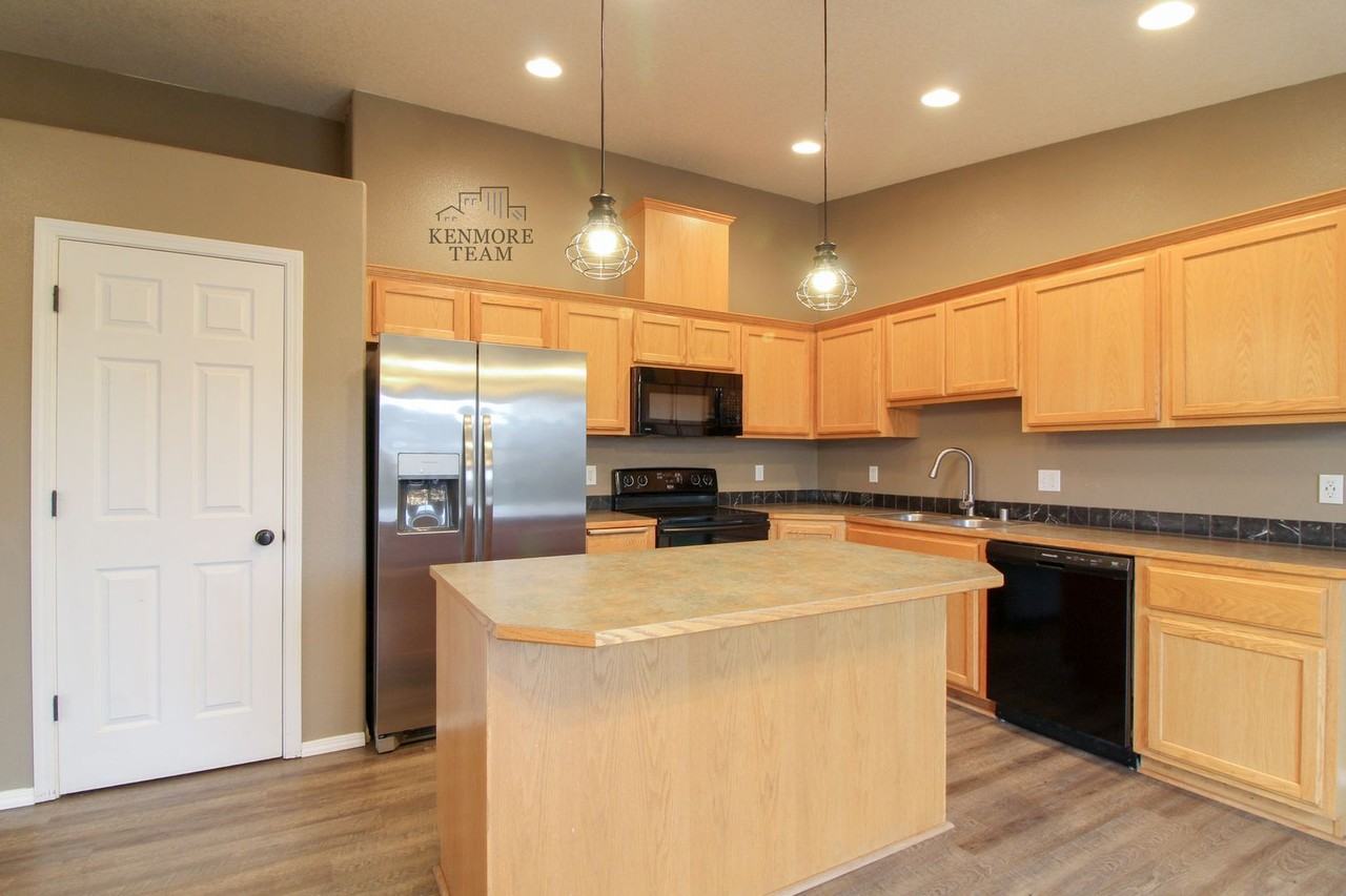 5518 Hayes Ln - Photo 2 of 18