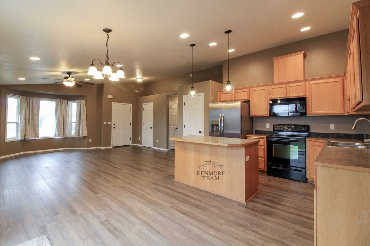 5518 Hayes Ln - Photo 3 of 18