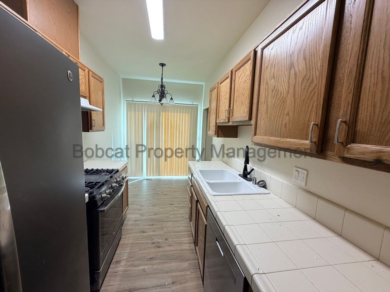 1272 Woodside Dr - Photo 4 of 24