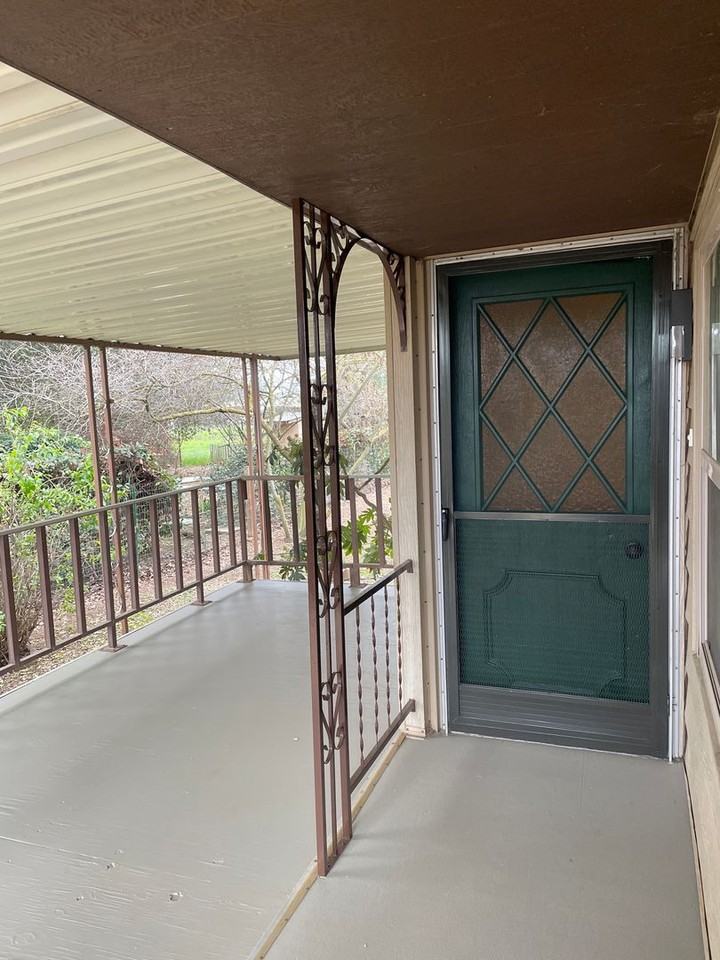 1770 Fisher Ave - Photo 4 of 27