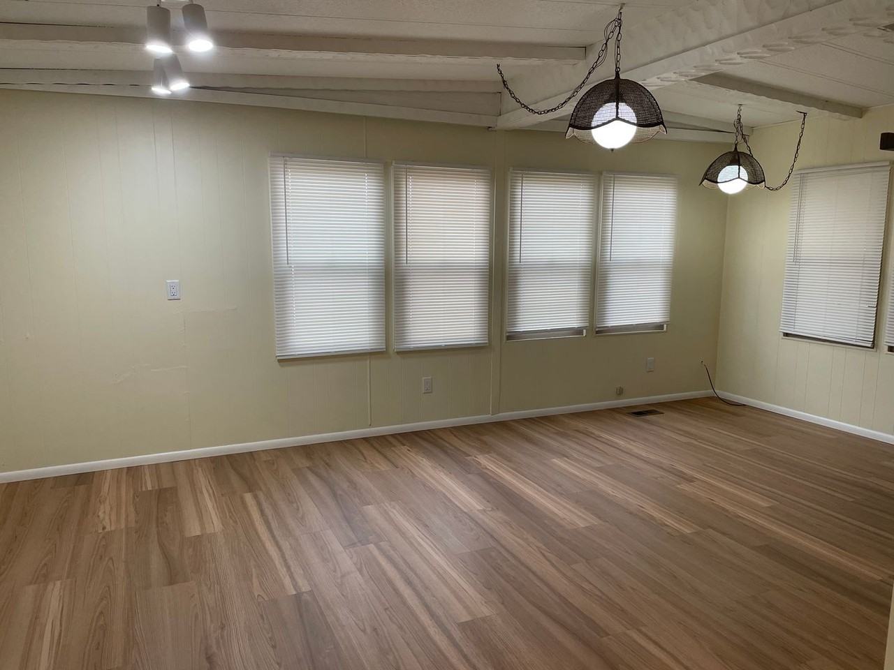 1770 Fisher Ave - Photo 7 of 27