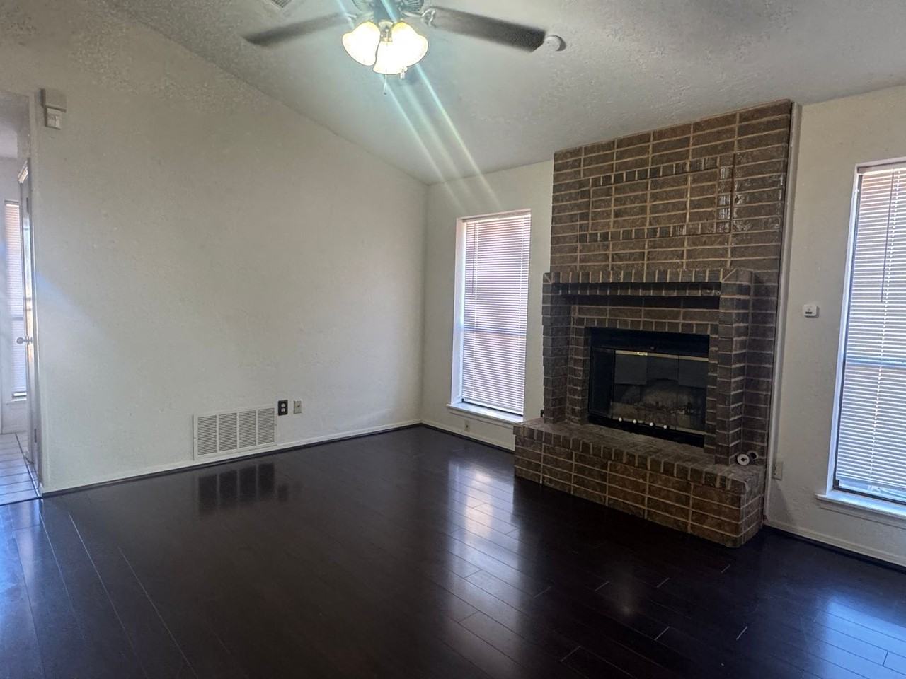 3912 Sw Parkridge Blvd - Photo 2 of 15