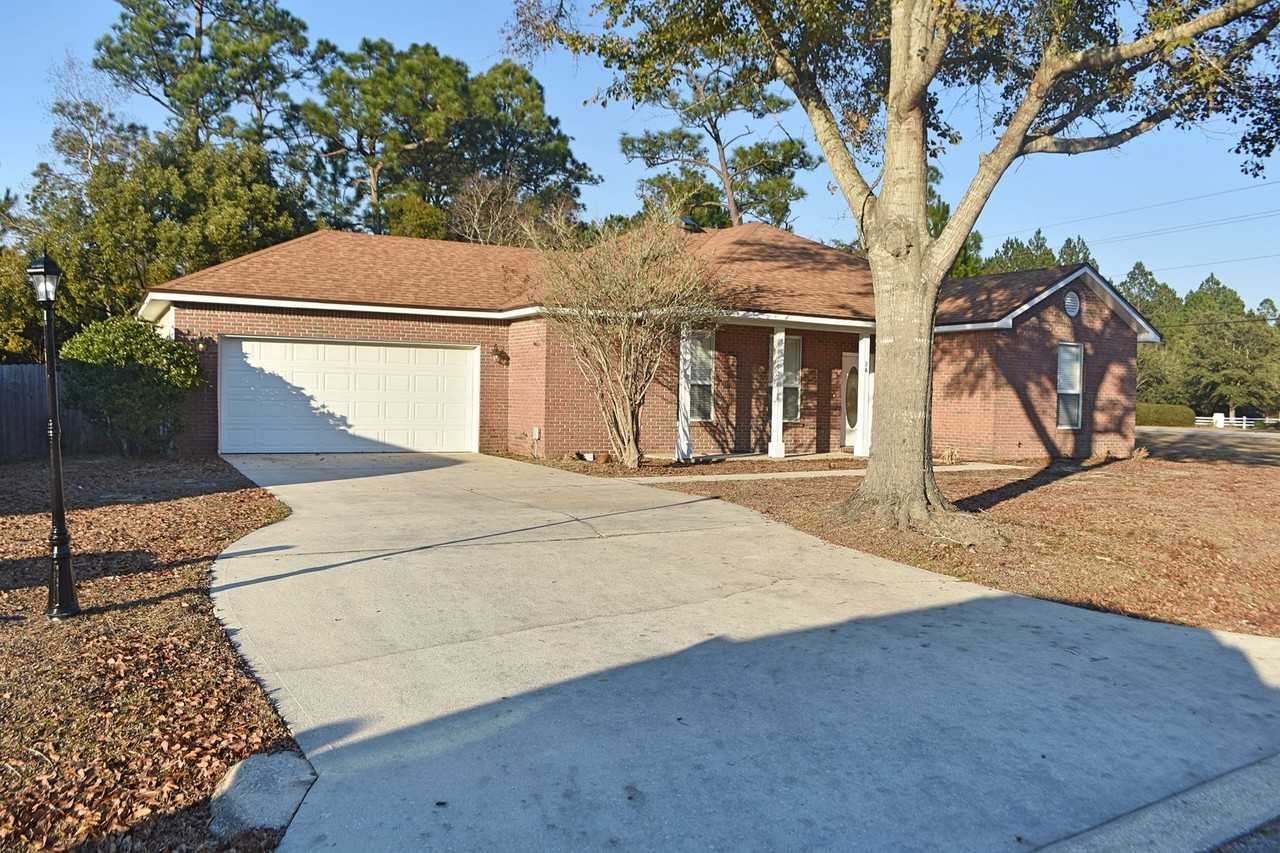 26 Village Ln - Photo 4 of 37