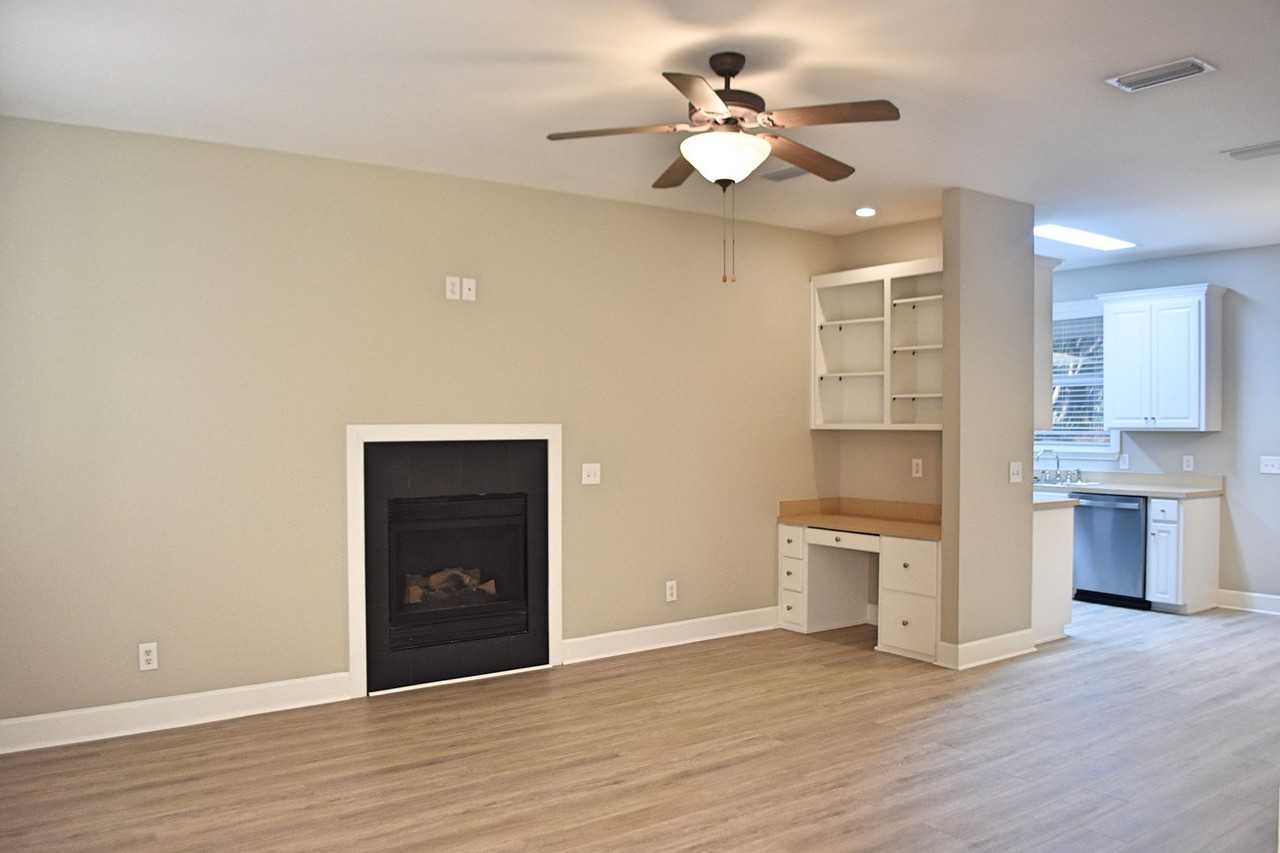 26 Village Ln - Photo 6 of 37