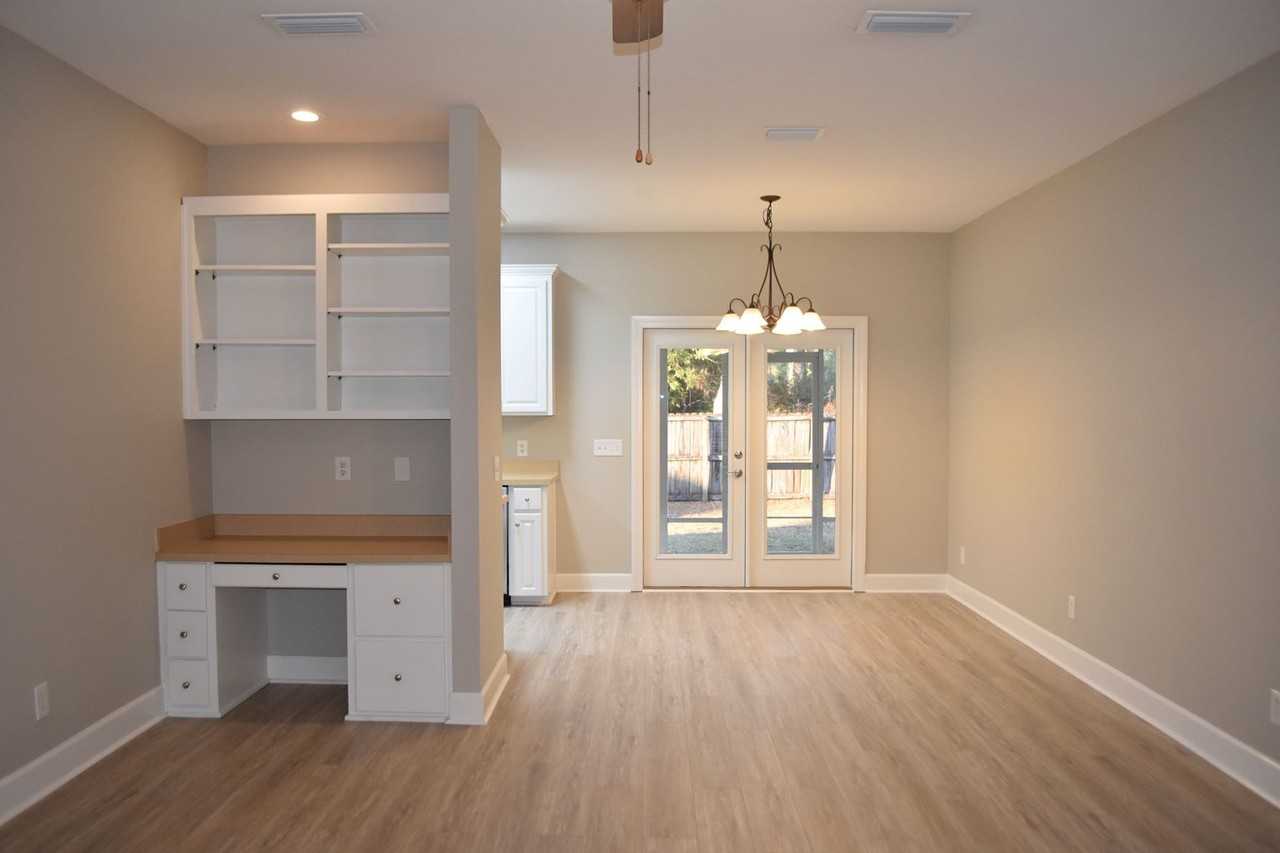 26 Village Ln - Photo 7 of 37