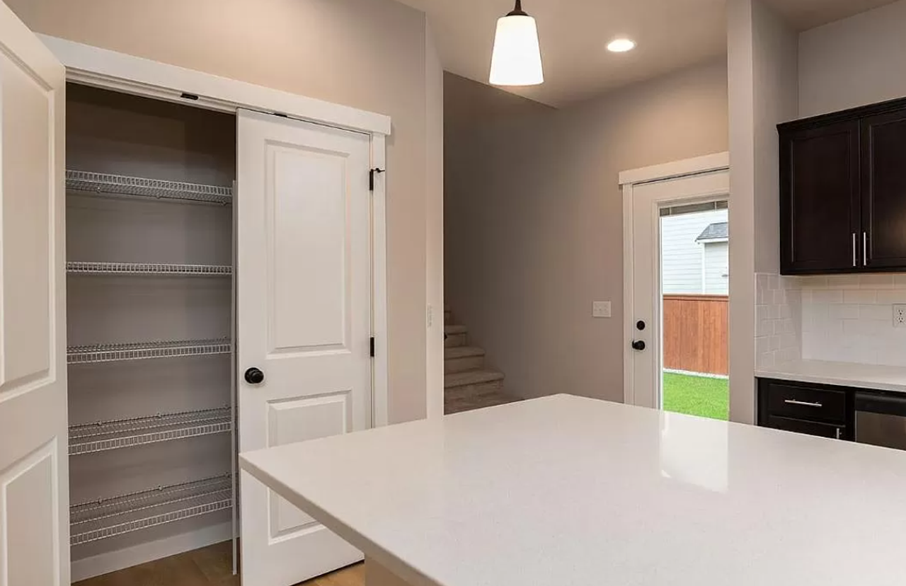 122 N Trail Rd - Photo 6 of 12