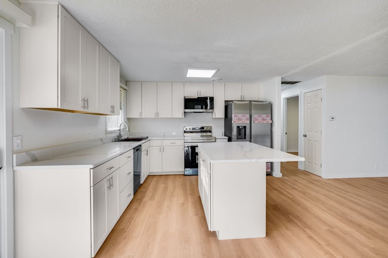 5960 Kenny St - Photo 3 of 12