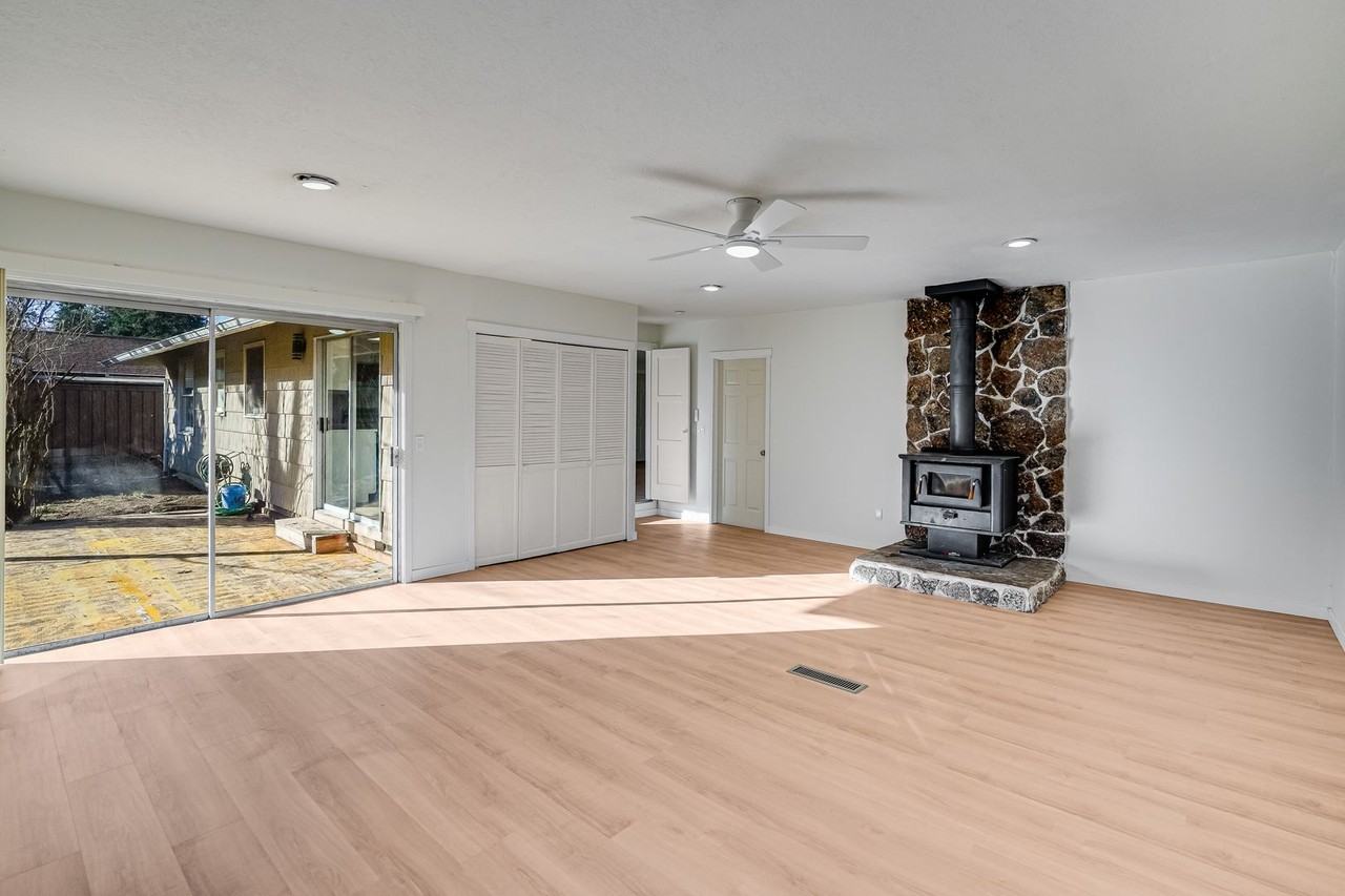 5960 Kenny St - Photo 6 of 12