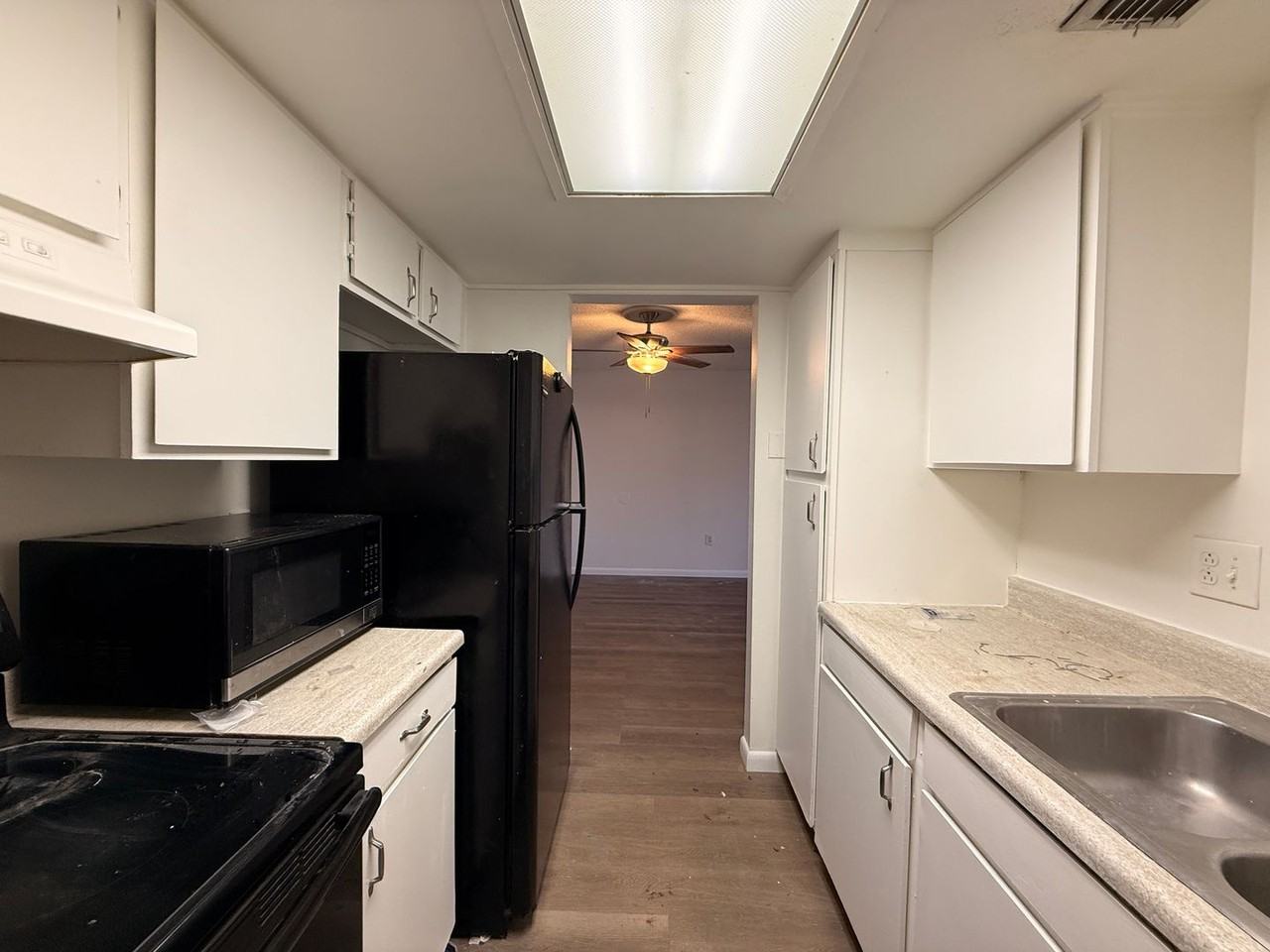 920 Lake Destiny Rd - Photo 2 of 22