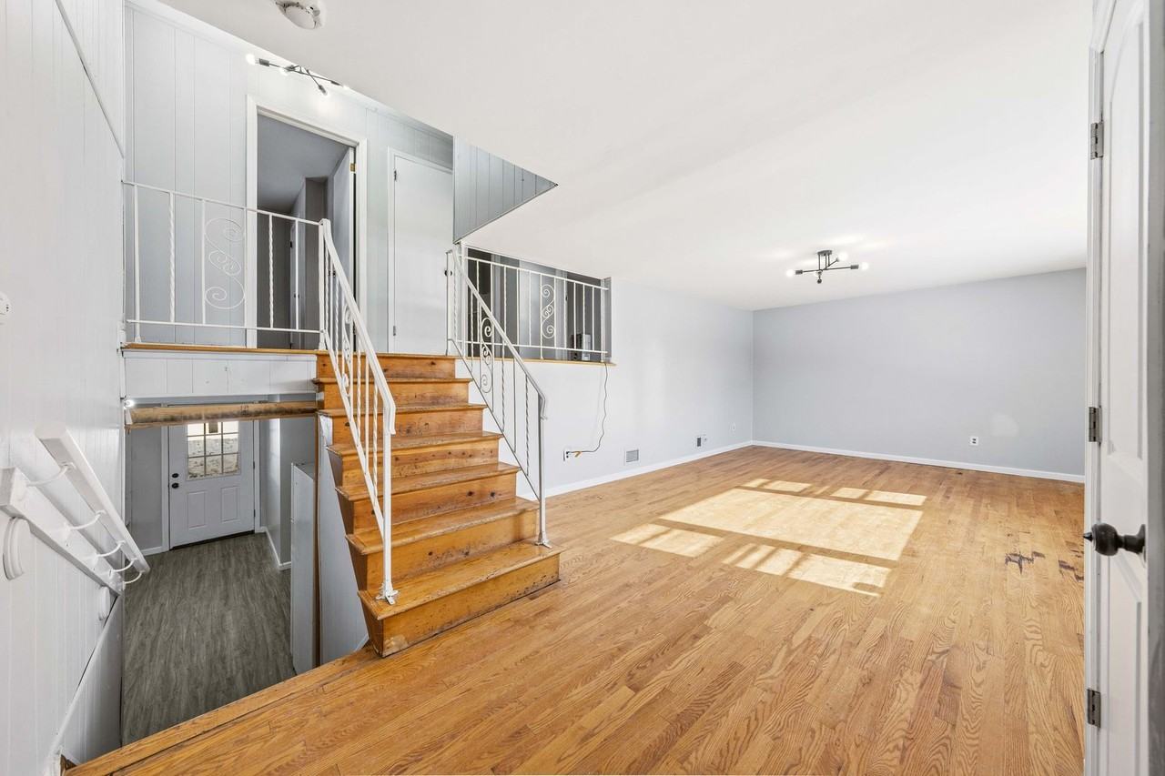 200 E 10th Ave - Photo 2 of 23