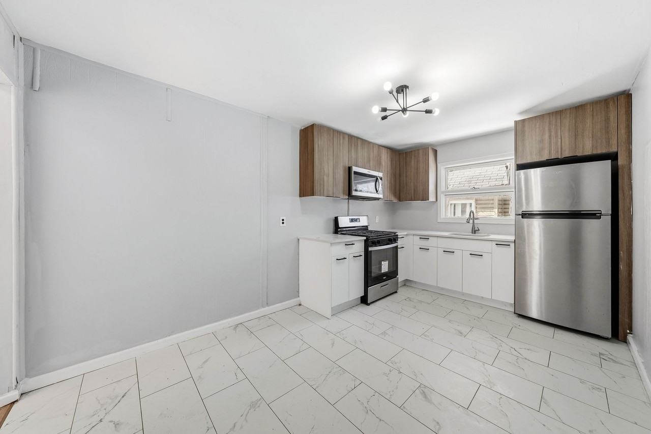 200 E 10th Ave - Photo 3 of 23