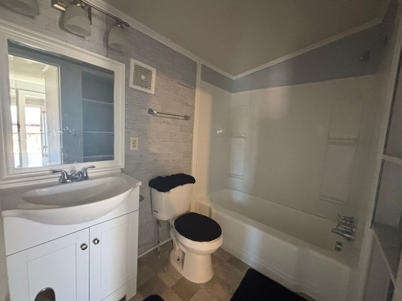 3910 Old York Rd - Photo 5 of 12