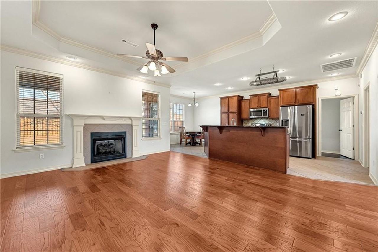 3236 W Westbury St - Photo 3 of 15