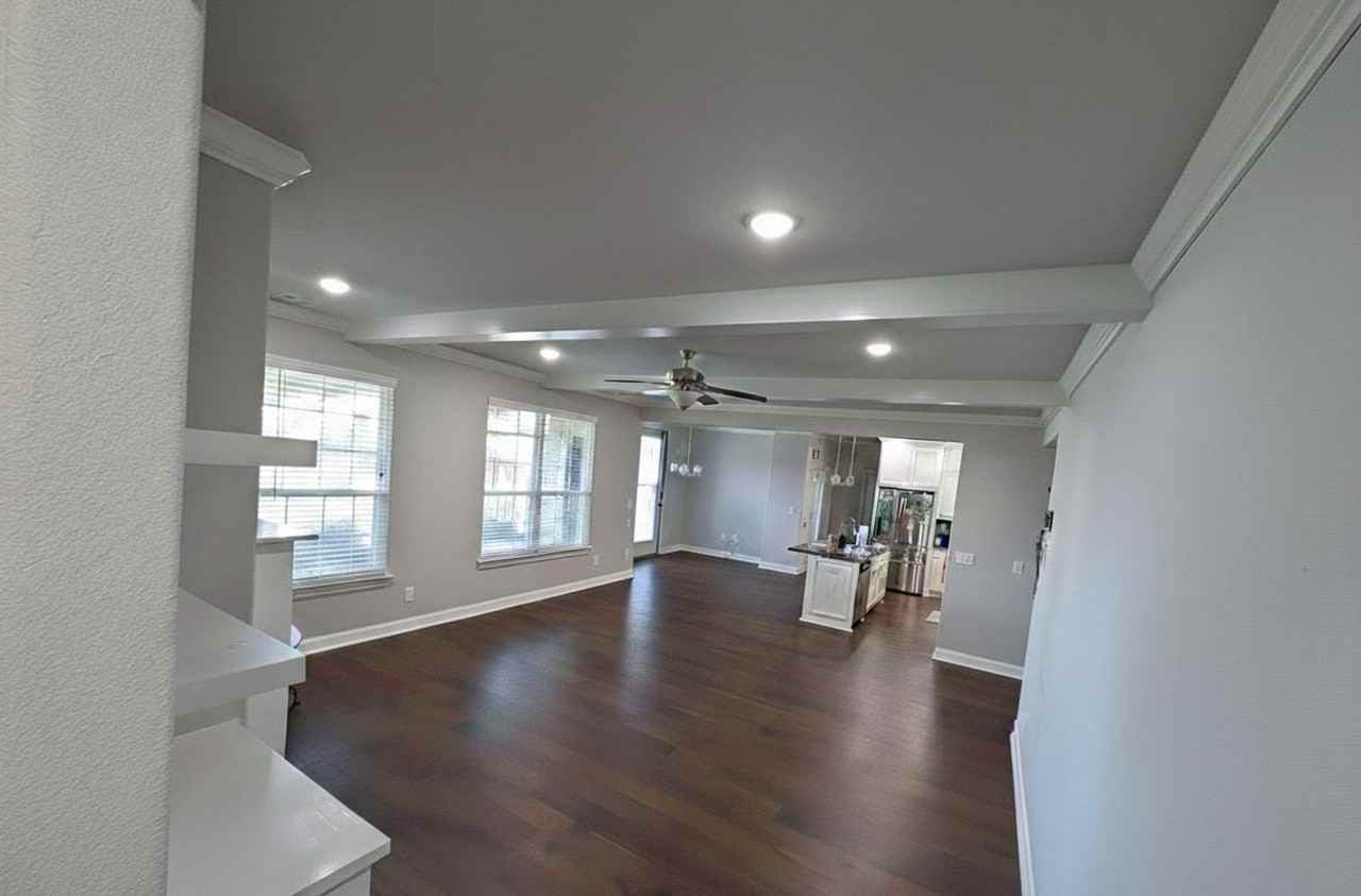 431 Linda Ln - Photo 3 of 17