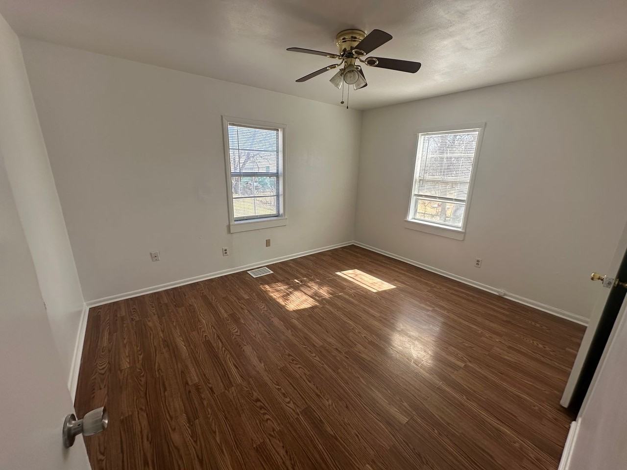 1103 S 15th St - Photo 5 of 20