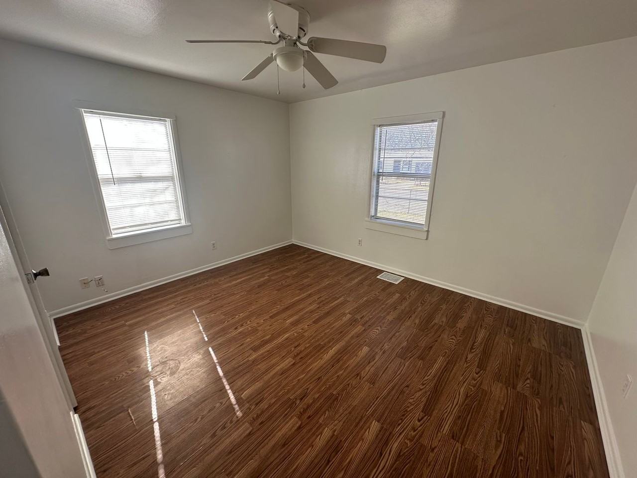 1103 S 15th St - Photo 7 of 20